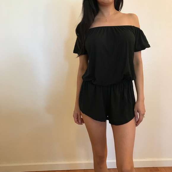 •LAST 1• Black Off The Shoulder Romper - Picture 4 of 8